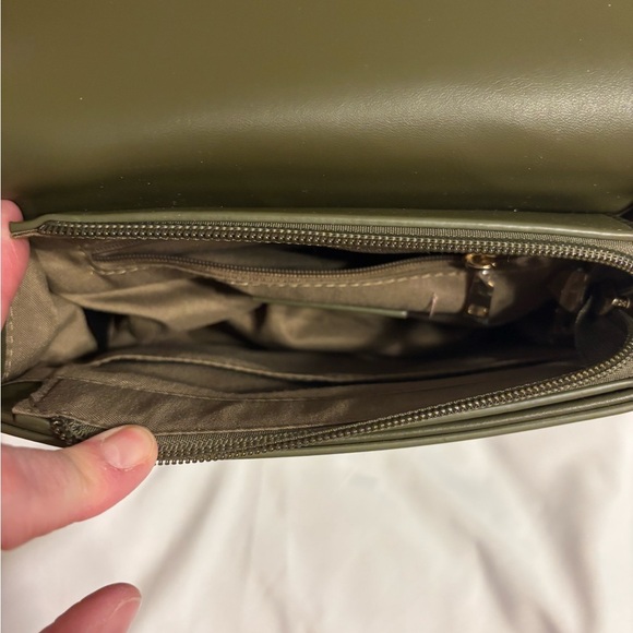 Ampere Olive Green & Blush Pink Saddle Crossbody Bag with Interchangeable Straps - Picture 4 of 7